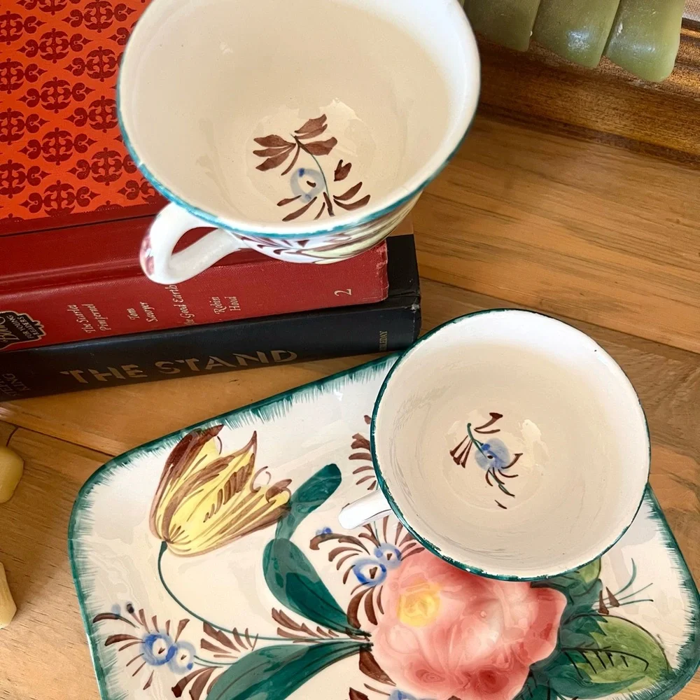 Vintage Made in Italy hand painted majolica snack dish with tea cups NOVA ROSE
